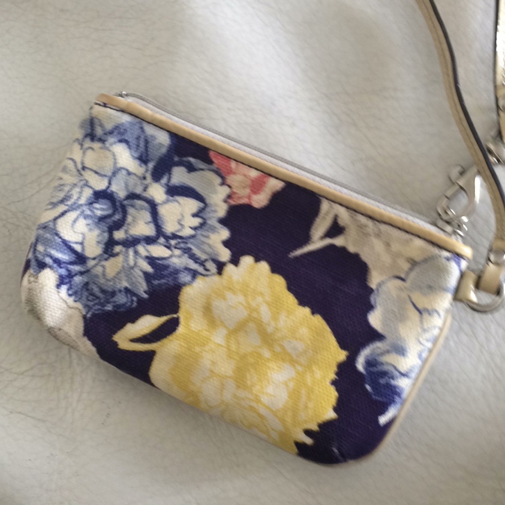 😎 Coach wristlet - Picture 3 of 3